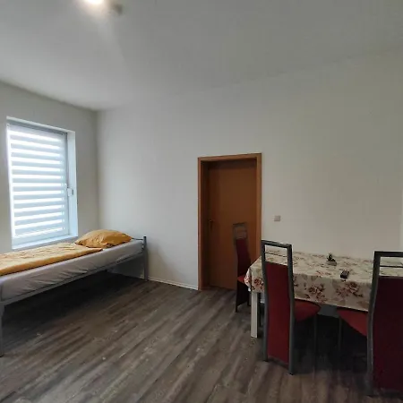 Schoene 4 Raum, 4 - 7 Bett In * Schönebeck