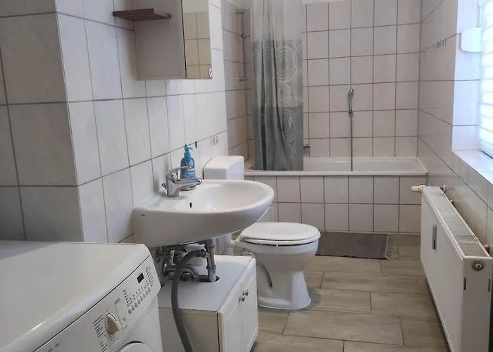 Schoene 4 Raum, 4 - 7 Bett In Schönebeck