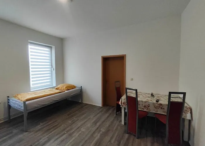 Schoene 4 Raum, 4 - 7 Bett In * Schönebeck